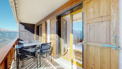 Ein allgemeiner Bergblick oder ein Berglick von der Ferienwohnung aus