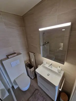 Ein Badezimmer in der Unterkunft Studio proche de tout avec magnifique vue