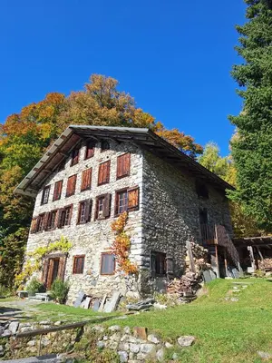 Das Gebäude in dem sich die Ferienwohnung befindet