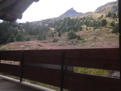 Ein allgemeiner Bergblick oder ein Berglick von der Ferienwohnung aus