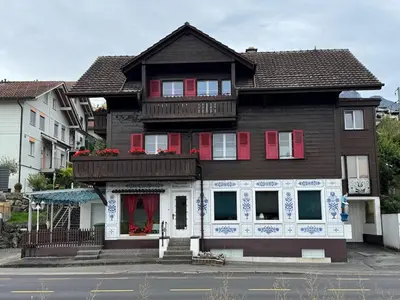 Das Gebäude in dem sich die Ferienwohnung befindet