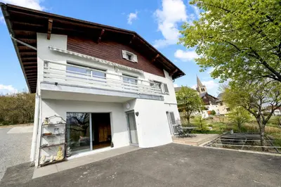 Das Gebäude in dem sich das Chalet befindet