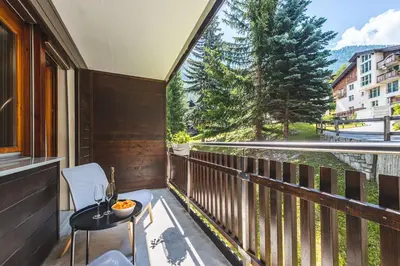 Ein Balkon oder eine Terrasse in der Unterkunft Zermatt - well located and equipped studio