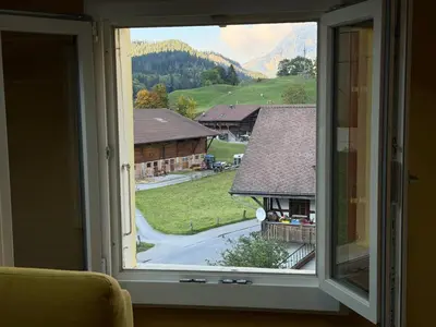 Ein allgemeiner Bergblick oder ein Berglick von der Ferienwohnung aus