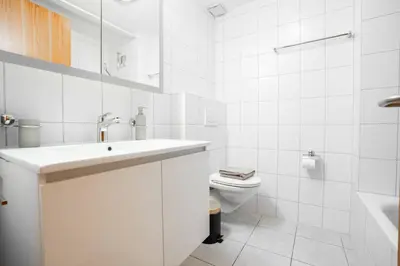 Ein Badezimmer in der Unterkunft Turuwang Apartment by HomeFlow