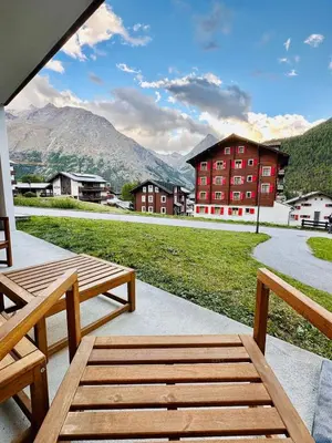 Ein allgemeiner Bergblick oder ein Berglick von der Ferienwohnung aus