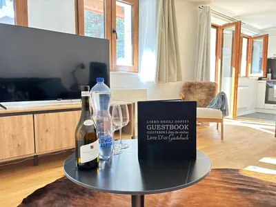 TV/Unterhaltungsangebot in der Unterkunft Liftside Terrace Retreat Modern & Cozy