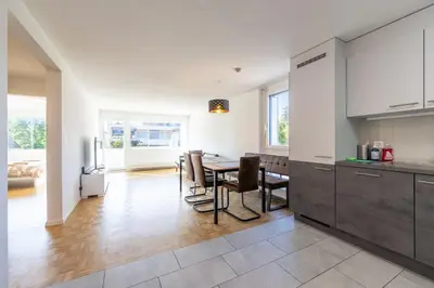 Küche/Küchenzeile in der Unterkunft Bright Apartment in Thun, 50m to Lake Free Parking