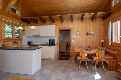 Küche/Küchenzeile in der Unterkunft Chalet üfem Bord