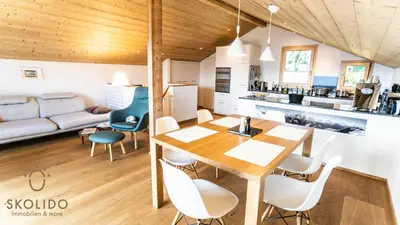 Ein Sitzbereich in der Unterkunft Soldanella Chalet, Riederalp Golmenegg