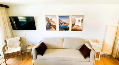 Ein Sitzbereich in der Unterkunft Studio Alpenhaus