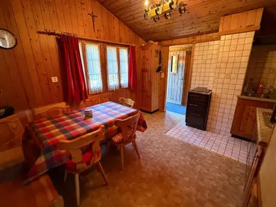 Ein Sitzbereich in der Unterkunft Wohnung in Gspon zu vermieten