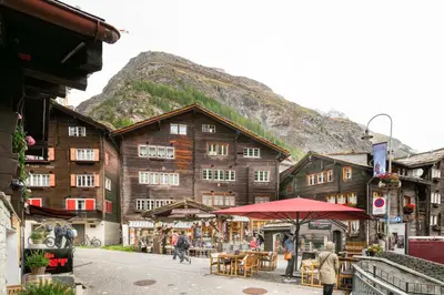 Ein allgemeiner Bergblick oder ein Berglick von der Ferienwohnung aus