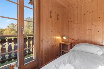 Ein Bett oder Betten in einem Zimmer der Unterkunft Gîte Salgesh - 16 pers & 16 lits - Terrasse - Nature