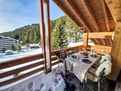 Ein allgemeiner Bergblick oder ein Berglick von der Ferienwohnung aus