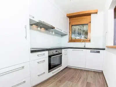 Küche/Küchenzeile in der Unterkunft Apartment Metropol B by Interhome