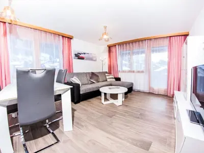Ein Sitzbereich in der Unterkunft Apartment Metropol B by Interhome