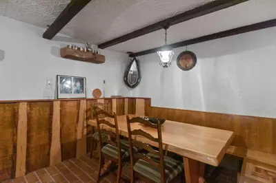 Ein Sitzbereich in der Unterkunft Maison Crans-Montana, 7 pers - 7 lits, Jardin & Carnotzet