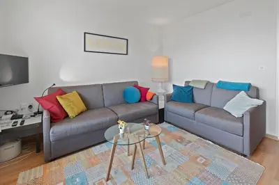 Ein Sitzbereich in der Unterkunft Crans-Montana, 5 pers, balcon vue et parking privé
