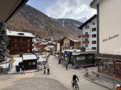 Ein allgemeiner Bergblick oder ein Berglick von der Ferienwohnung aus