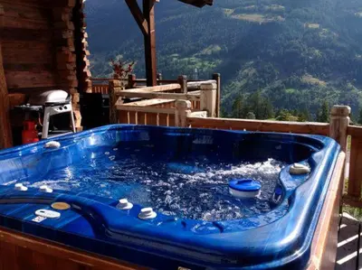 Ein allgemeiner Bergblick oder ein Berglick von des Chalets aus