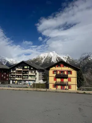 Ein allgemeiner Bergblick oder ein Berglick von der Ferienwohnung aus