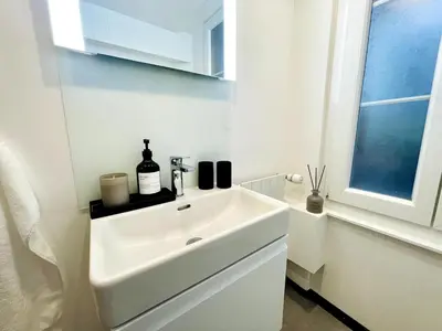 Grundriss der Unterkunft -TheUrbanist- Central 2 BD Free Parking Fast WiFi
