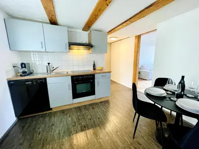 Küche/Küchenzeile in der Unterkunft -TheUrbanist- Central 2 BD Free Parking Fast WiFi