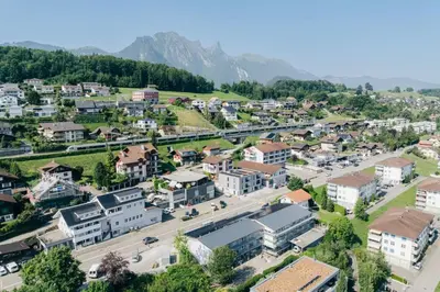 Ein allgemeiner Bergblick oder ein Berglick von der Ferienwohnung aus