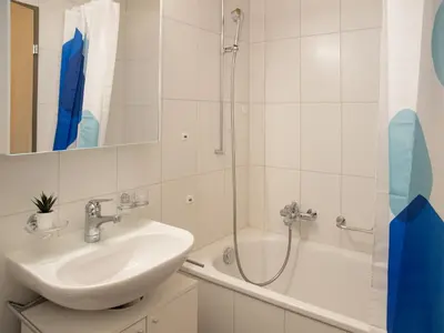 Ein Badezimmer in der Unterkunft Apartment BeKb-Gebäude Apt 07 by Interhome