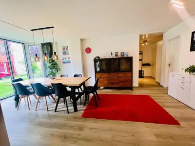 TV/Unterhaltungsangebot in der Unterkunft Modern 3BR Home