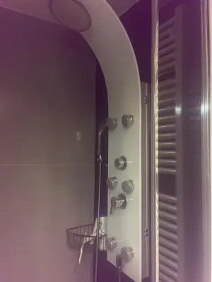Ein Badezimmer in der Unterkunft Le rocher