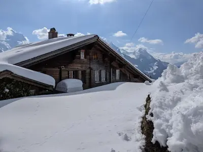 Ein allgemeiner Bergblick oder ein Berglick von der Ferienwohnung aus