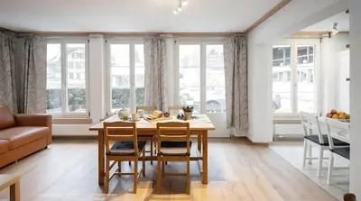 Ein Sitzbereich in der Unterkunft Lauterbrunnen Beautiful Staubbach apartment in a charming Chalet