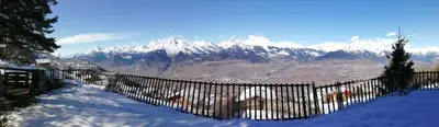 Ein allgemeiner Bergblick oder ein Berglick von der Ferienwohnung aus