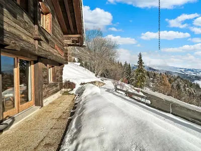 Ein allgemeiner Bergblick oder ein Berglick von der Ferienwohnung aus