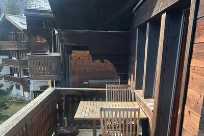 Ein Balkon oder eine Terrasse in der Unterkunft Dachferienwohnung Vieux Valais A, Ost-Mitte