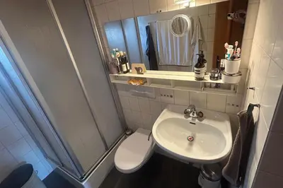 Ein Badezimmer in der Unterkunft Dachferienwohnung Vieux Valais A, Ost-Mitte