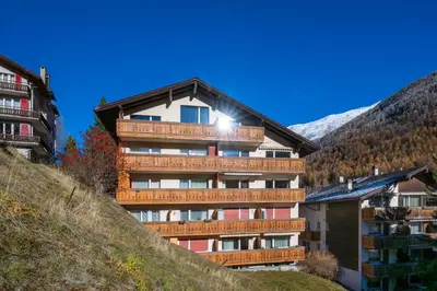Ein allgemeiner Bergblick oder ein Berglick von der Ferienwohnung aus