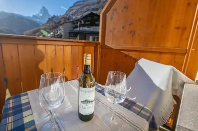 Ein allgemeiner Bergblick oder ein Berglick von der Ferienwohnung aus