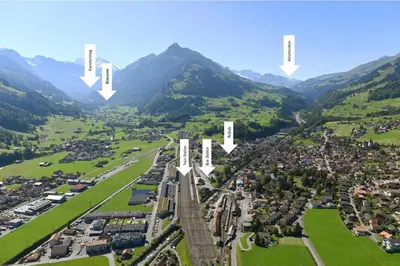 Ein allgemeiner Bergblick oder ein Berglick von der Ferienwohnung aus