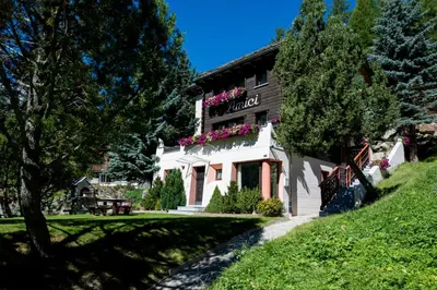 Das Gebäude in dem sich die Ferienwohnung befindet