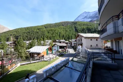 Ein allgemeiner Bergblick oder ein Berglick von der Ferienwohnung aus