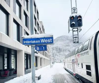 Modern Apartment with Balcony and BBQ at Interlaken West Station im Winter