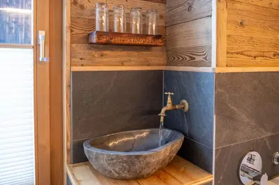 Ein Badezimmer in der Unterkunft Stadel Alpenstern mit Wellnessbereich