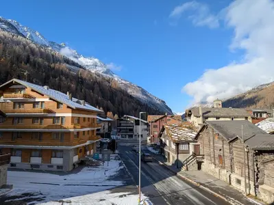 Ein allgemeiner Bergblick oder ein Berglick von der Ferienwohnung aus