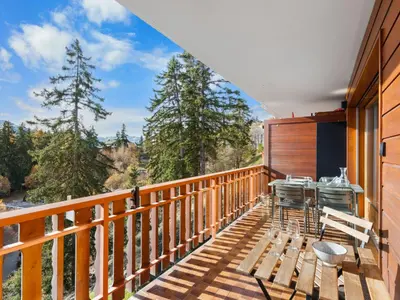 Ein Balkon oder eine Terrasse in der Unterkunft Apartment Les Faverges 11 by Interhome