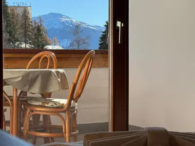 Ein allgemeiner Bergblick oder ein Berglick von der Ferienwohnung aus