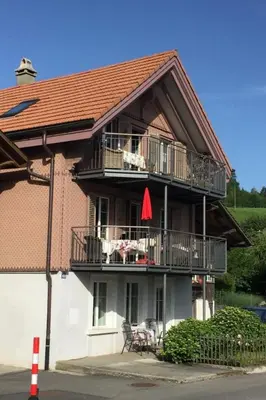 Das Gebäude in dem sich die Ferienwohnung befindet