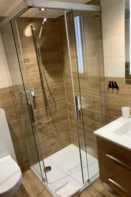 Ein Badezimmer in der Unterkunft Apartment Chalet Fluehbluemli - Eigerview by Interhome